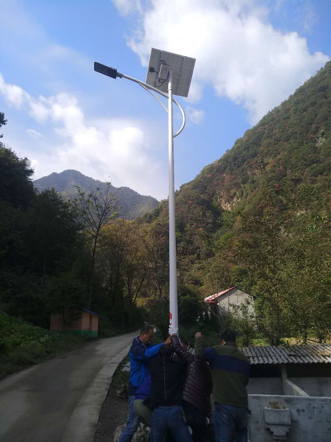 山東LED太陽能路燈廠家直供,太陽能路燈